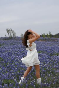 Book your Texas bluebonnet photoshoot at scenic Muleshoe Bend Park for stunning natural backdrops