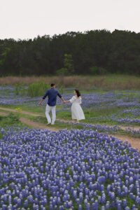 Book your Texas bluebonnet photoshoot at scenic Muleshoe Bend Park for stunning natural backdrops