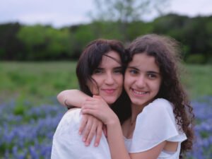 Book your Texas bluebonnet photoshoot at scenic Muleshoe Bend Park for stunning natural backdrops