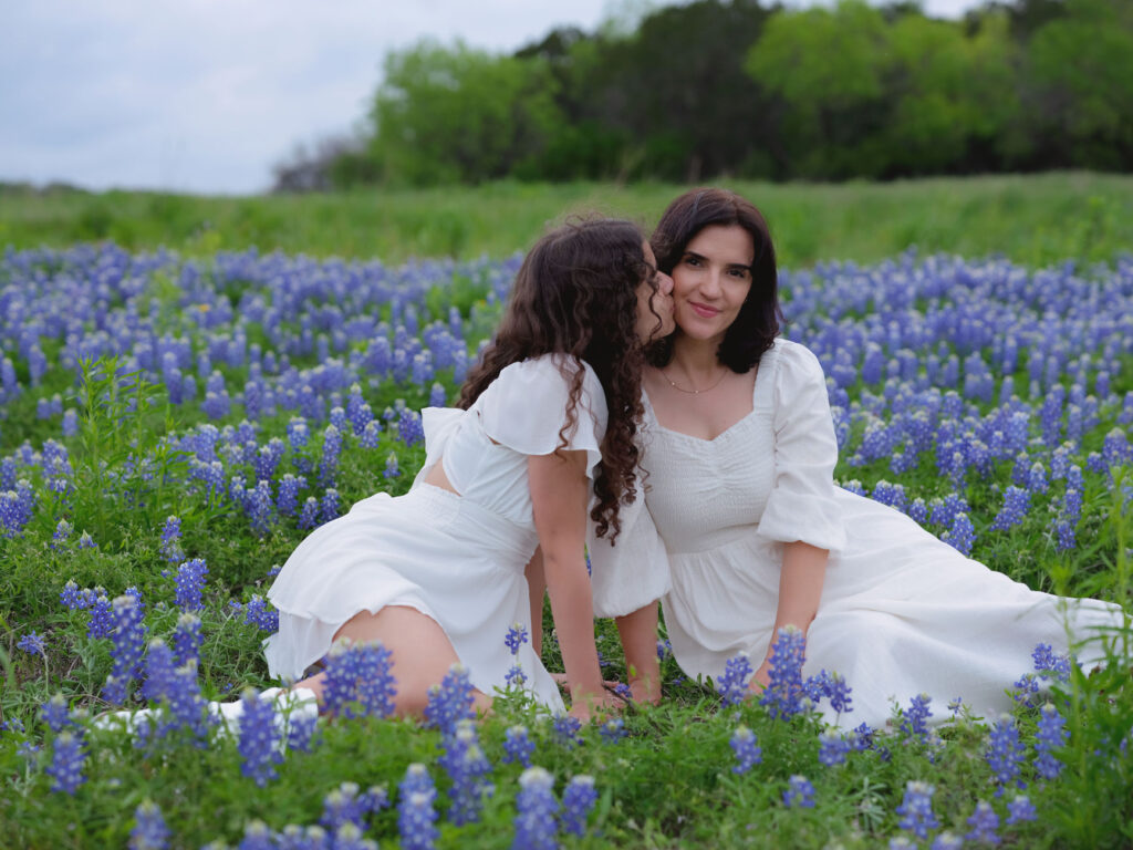 Book your Texas bluebonnet photoshoot at scenic Muleshoe Bend Park for stunning natural backdrops