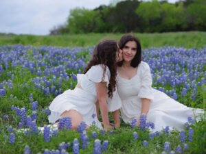 Book your Texas bluebonnet photoshoot at scenic Muleshoe Bend Park for stunning natural backdrops